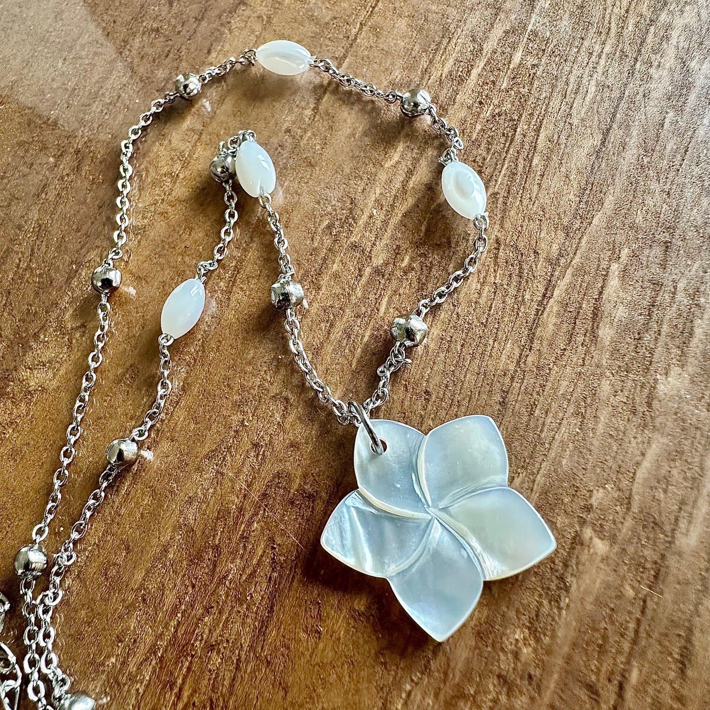 Collier Isis (création)