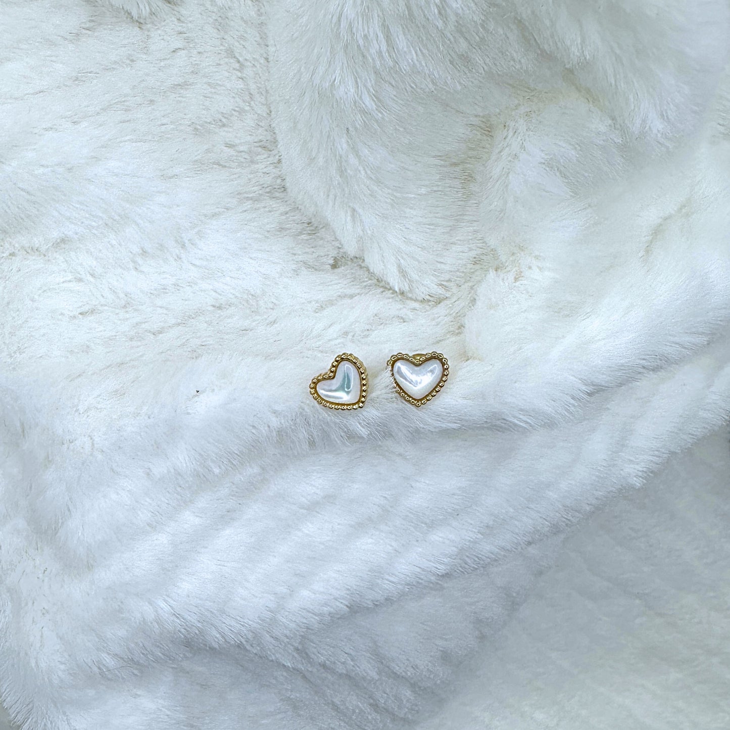 Puce d'oreille Amore (doré/argenté)