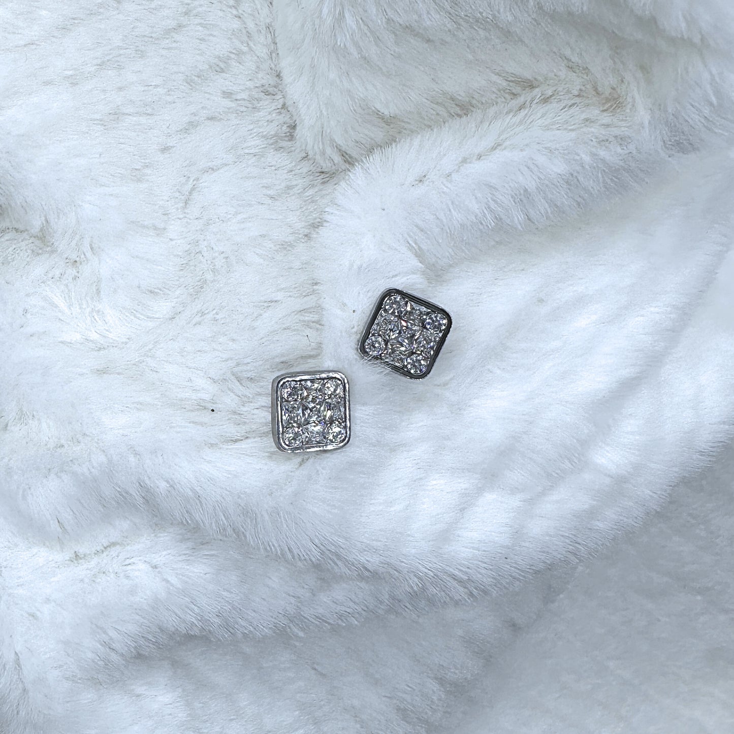 Puce d'oreille Diams