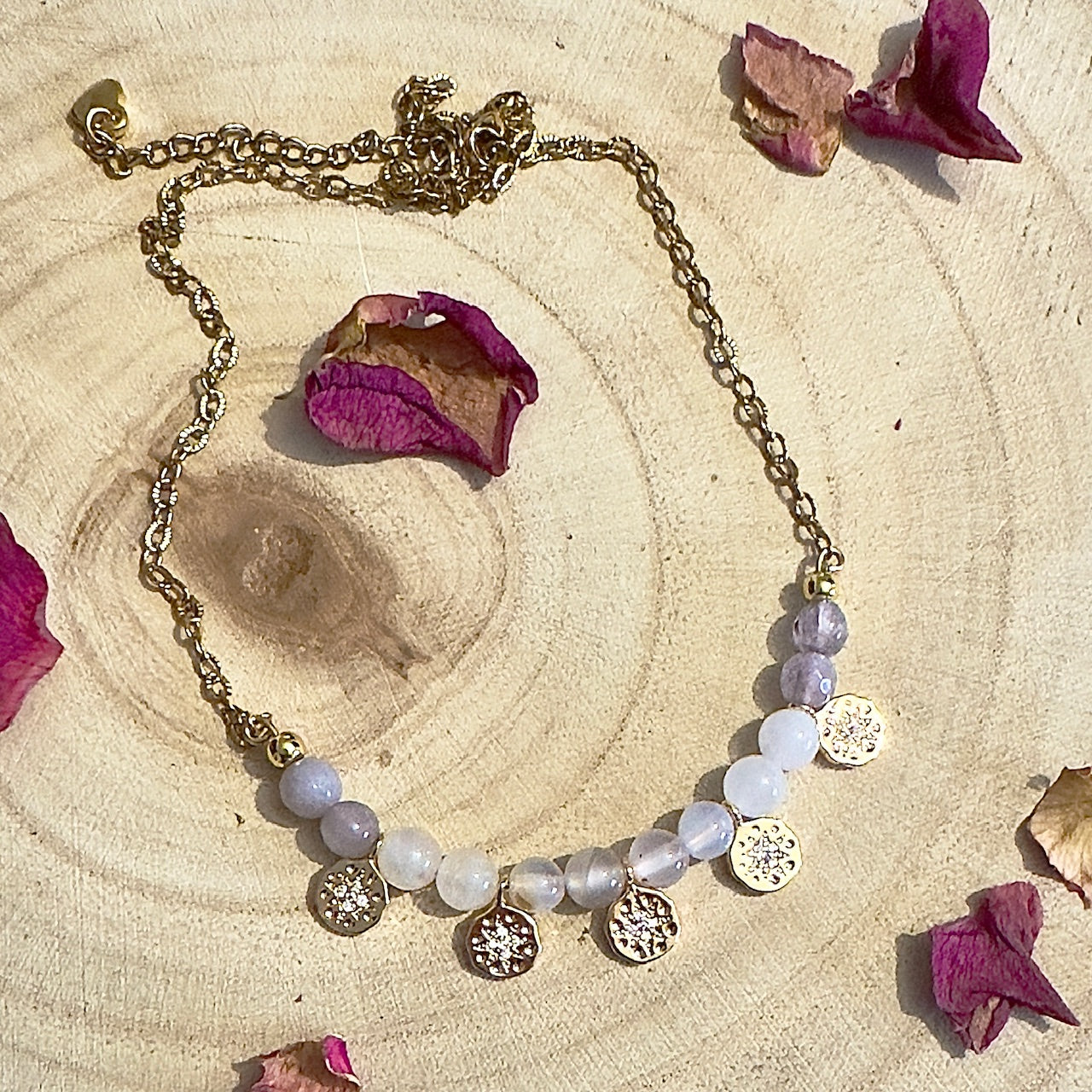 Collier Snow